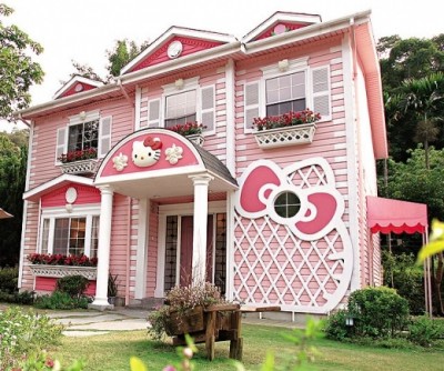or even “I want a house like that!” Hello Kitty Hotel